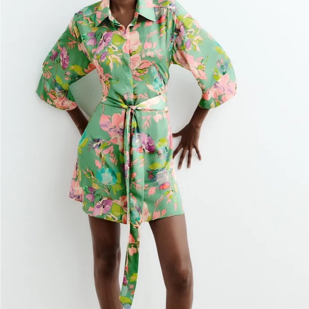 Green button down floral printed satin effect shirt dress w/ tie belt never worn